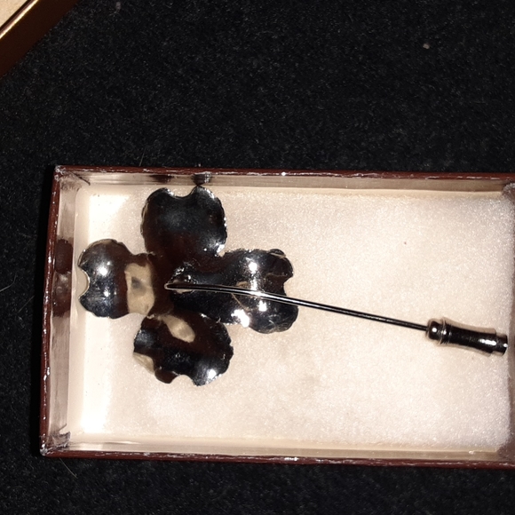 Silver Flower Pin - Picture 2 of 2